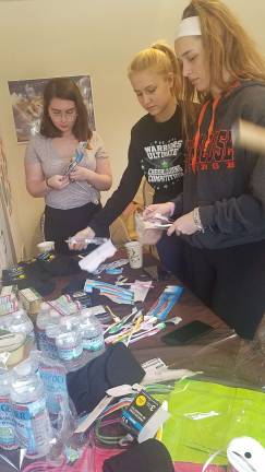 Chabad teens honor Parkland victims with acts of kindness Chabad of Orange County CTeen chapter members assemble 17 packages they will personally deliver to homeless people in New York City, an act of kindness to honor of the 17 victims of Parkland (Photos courtesy of Rabbi Pesach and Chana Burston/Chabad Orange)
