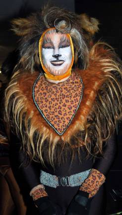Year in Photos: ‘Cats’ Year in Photos: ‘Cats’