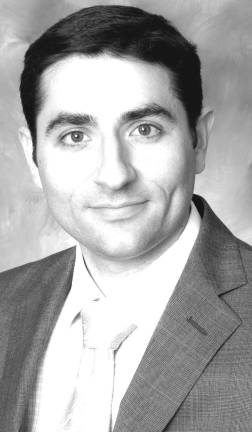 Attorney Steven Grasso announces candidacy for Warwick Town Justice Steven Grasso
