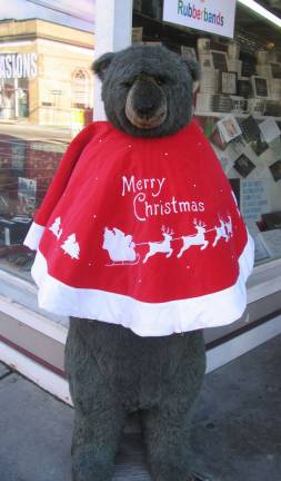 Warwick businesses enjoy successful holiday season in 2013 The bear outside The Inkwell was a whimsical way to wish shoppers a Merry Christmas.