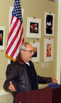 War stories Dr. Wayne Rossi was a jet mechanic on an aircraft carrier off the coast of Vietnam. þÄúIþÄôve always loved aviation,þÄù he said. þÄúIt was an honor to be on the USS Lexington.þÄù