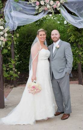 Jennifer Dietz and Kyle Middaugh wed Jennifer Dietz and Kyle Middaugh wed