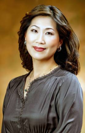 Soprano Yunah Lee will sing with the Greater Newburgh Symphony Orchestra on March 10 The prize-winning soprano Yunah Lee will be the guest performer with Woomyung Choe and the Greater Newburgh Symphony Orchestra on Saturday, March 10, at Newburgh Free Academy High School Auditorium. The program will feature works by Mozart and Schubert.