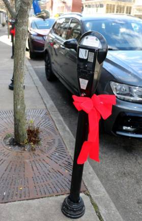 Free parking and holiday decorations are part of the advantages of shopping local.