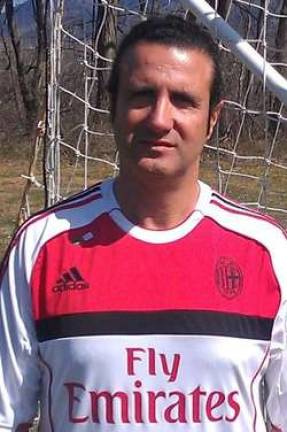 Warwick Soccer Club hires professional coach from Italy Stefano Itria is the coach of AC Milan-Warwick, the Warwick Soccer Clubís boys HSE (high school eligible) team.
