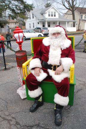 Greenwood Lake welcomes the holidays Greenwood Lake welcomes the holidays