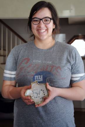Empty Bowls project raises $35,000 For her Senior Project, Warwick Valley High School student Gianna Rotondo created and donated 50 pottery bowls to Empty Bowls. She is shown holding þÄúBowl #50.þÄù