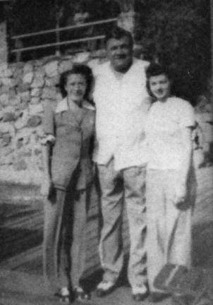 Babe Ruth with Mimi and Harriet Falk on the dock of the New Continental Hotel in Greenwood Lake.