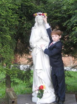 Hail Mary, Queen of May Hail Mary, Queen of May