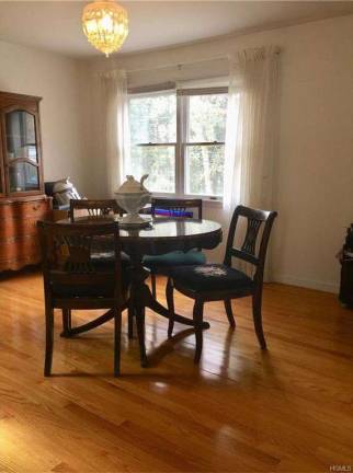 Come see a beautiful and impeccably maintained home Greenwood Lake Come see a beautiful and impeccably maintained home Greenwood Lake