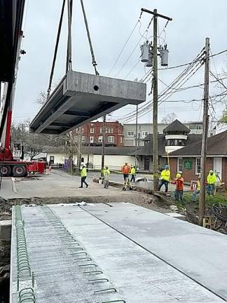 Bank St. Bridge drops into place