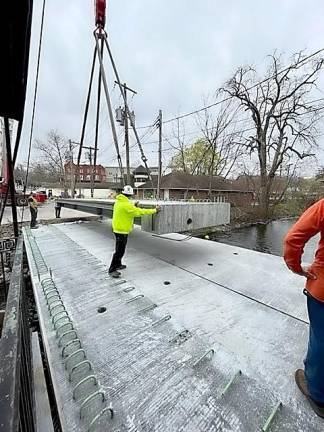 Bank St. Bridge drops into place