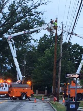 Severe thunderstorms cause havoc in Village of Warwick Chris Olert shared this photo of O&R crews restoring electricity to 120 Warwick residents Tuesday night at Oakland Avenue and Third Street after a violent storm swept through southern edge of Warwick Village. Restoration to all took 14 hours