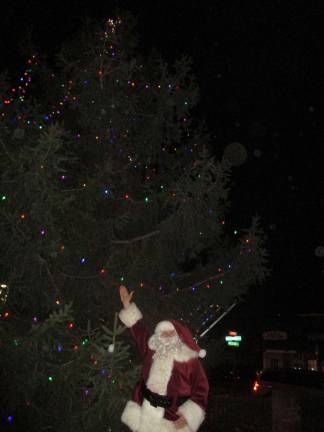 Greenwood Lake welcomes the holidays Greenwood Lake welcomes the holidays