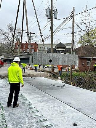 Bank St. Bridge drops into place