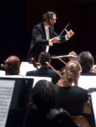 Newburgh Symphony to perform first holiday concert The Greater Newburgh Symphony Orchestra, under the direction of Maestro Russell Ger, will perform its inaugural Holiday Concert on Saturday, Dec. 16, at 4 p.m. at Aquinas Hall on the Mount Saint Mary College campus in Newburgh.