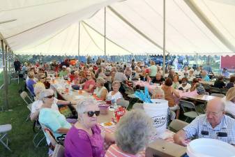 On Tuesday, Aug. 24, more than 500 Warwick seniors enjoyed blue skies and sunshine, great food, music and good company. Photos by Roger Gavan.