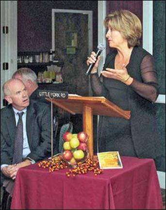Guest speaker describes Warwick chamber members as 'trend-setters' Guest speaker describes Warwick chamber members as 'trend-setters'