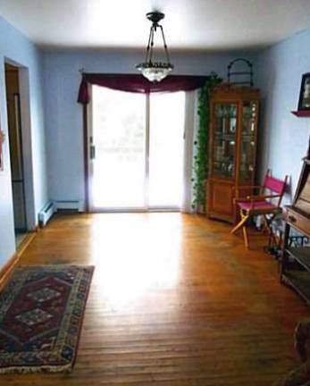 This High Meadow Drive property in Warwick is priced to sell This High Meadow Drive property in Warwick is priced to sell
