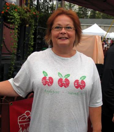 Applefest crowds exceed expectations and break records despite light rain Meridyth Duke wore the first Applefest T-shirt from 1989.
