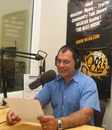 Automotive show airs live on Orange County WTBQ Radio Robb LoForese is a 30-year veteran of the auto industry and host of Headline Automotive, which airs every Thursday from 10 to 11 a.m. on WTBQ Radio (1110 AM/93.5 FM).
