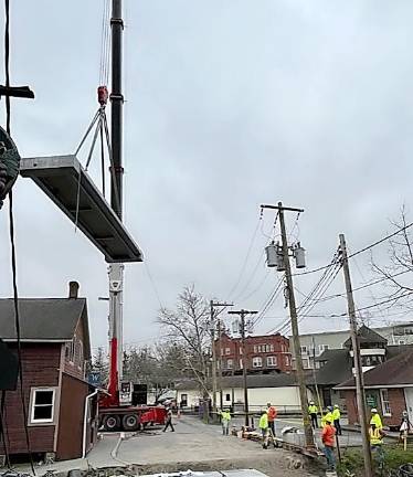 Bank St. Bridge drops into place