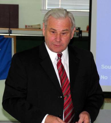 Warwick handwriting expert Robert Baier celebrates National Handwriting Day Robert Baier is a forensic document examiner who testifies in court regarding forgeries and also trains Orange County law enforcement in seven different areas of consumer fraud.