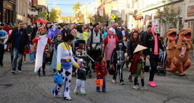 A large crowd of what may have been more than 1,200 ghosts, goblins, witches and an assortment of movie, cartoon and even more creative characters headed down Main Street at 5 p.m. to Railroad Avenue. Photos by Roger Gavan.