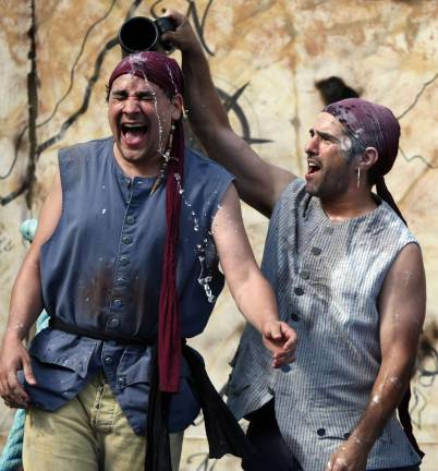 ‘Pirates of the Hudson’ storms Sleepy Hollow July 4 to 7 Photo by Tom Nycz Physical comendy from Two Stoopid Guys.