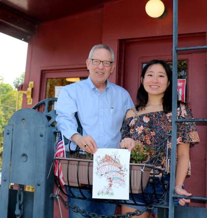 Applefest Committee announces the winners of T-shirt Design Competition Photos by Roger Gavan In the adult category, first prize was awarded to Erin Jung, pictured with Warwick Valley Chamber of Commerce Executive Director Michael Johndrow.