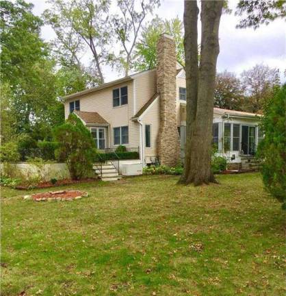 Come see a beautiful and impeccably maintained home Greenwood Lake Come see a beautiful and impeccably maintained home Greenwood Lake