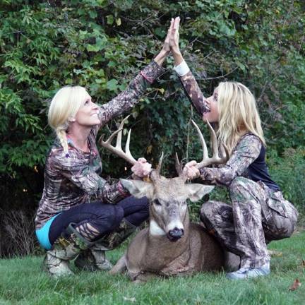 DEC launches second phase of 'WomenHuntFishNY' photo contest Photos from the DEC's fall WomenHuntFishNY hunting photo contest can be found online at www.dec.ny.gov/press/press.html.