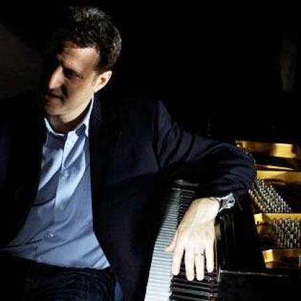 Warwick Pianist to perform at Coquito Warwick Pianist to perform at Coquito