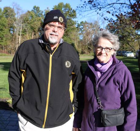 Warwick's new White House celebrates unveiling of historic marker Cindy Raynor McDonald, who grew up in the house, as well as George Eckert, a direct descendant of John Hathorn, were also at the ceremony.