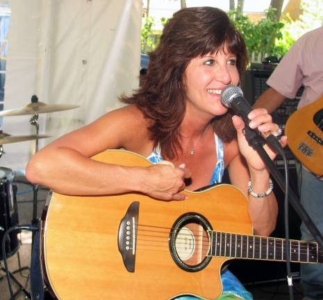 Taste of the Town raises $17,000 for St. Stephens parish and school Diners enjoyed the music of professional singer Patty Gordon and the Tunes of the Town band. Gordon is also a Grade-4 teacher at St. Stephen's-St. Edward's school.