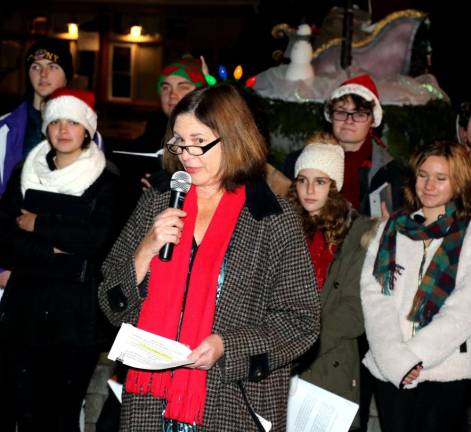 Laurie Unick, president of The Gardeners, served as chair of the event and did the countdown for the lighting.