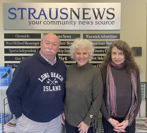 Long time editor of the paper, Bob Quinn, to retire at year end Bob Quinn with Publisher Jeanne Straus and Editor Jessica Cohen.