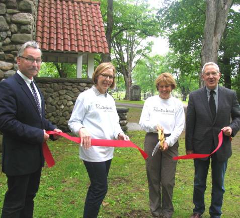 'Remembered With Flowers' celebrates grand opening Photo by Roger Gavan From left, Mayor Michael Newhard, owners Kim Frawley and Kathy Ahearn, and Michael Johndrow, executive director of the Warwick Valley Chamber of Commerce, celebrate the inauguration of their new business, Remembered With Flowers.