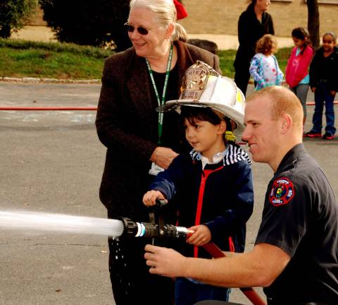Kids, firefighters and safety Kids, firefighters and safety