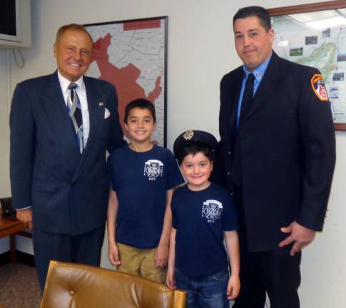 Senator meets with NYC firefighter from Warwick Senator meets with NYC firefighter from Warwick