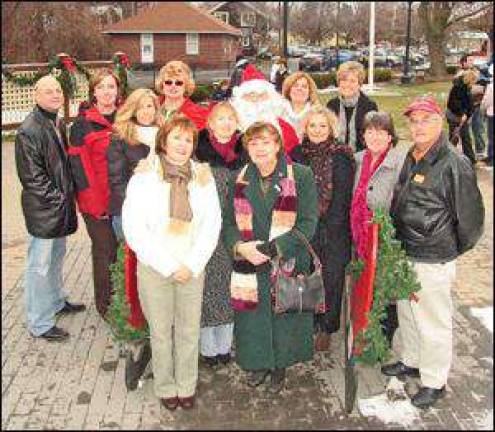 Realtors bring horse and carriage rides, plus Santa, to Railroad Green Realtors bring horse and carriage rides, plus Santa, to Railroad Green