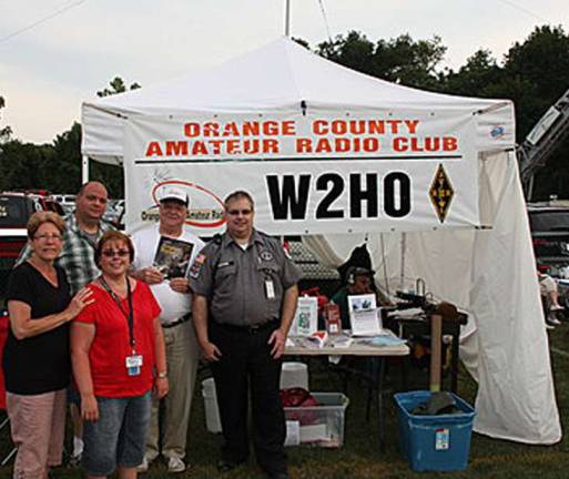 Amateur radio club offers free ham radio classes The Orange County amateur Radio Club members set up a demo station at the Algonquin Park Community Day. The group is offering free instructional classes on ham radio use.