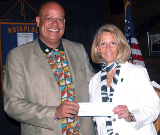 Rotarians assist Hospice Rotarians assist Hospice
