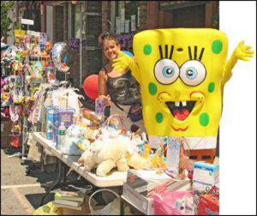 Annual Sidewalk Sale enjoys grand turnout Annual Sidewalk Sale enjoys grand turnout