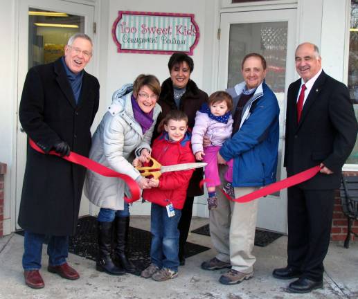 Quality, but not at retail prices Photo by Roger Gavan On Feb. 10, Town of Warwick Deputy Supervisor James Gerstner and members of the Warwick Valley Chamber of Commerce joined owner Amy Gargiulo and her family for the official grand opening and ribbon cutting ceremony of her new business. From left, Chamber Executive Director Michael Johndrow, Chamber President Sherry Bukovcan, owner Amy Gargiulo and her family and Town of Warwick Deputy Supervisor James Gerstner.