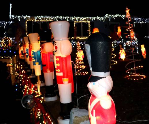 Tis the season of lights With more than 50,000 lights and music, no Town of Warwick home attracts more tourists at Christmastime than the home of Vincent Poloniak on Spanktown Road in Florida, NY.