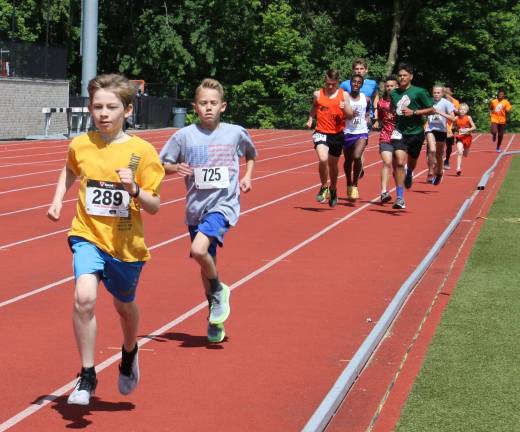 Warwick Valley Middle School Mileage Club: 165 students, 3,016 laps, 754 miles Sixth graders Ben Walter and Luke Tannar.