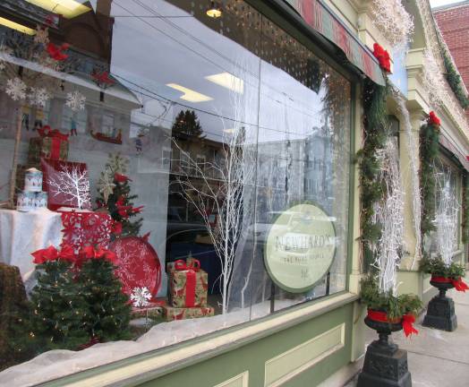 Warwick businesses enjoy successful holiday season in 2013 Photos by Roger Gavan Well-decorated shops like Newhardís helped to make Warwick a fun place to visit and to shop.