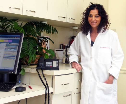 Diabetes and kidney disease topic at May 21 support group meeting On May 21, Dr. Rachel Colvin, a board-certified nephrologist affiliated with St. Anthony Community Hospital, will explain the relationship between diabetes and kidney disease at the monthly meeting of ìDiabetes in Check,î a support group open to anyone with Type 1 or Type 2 diabetes.