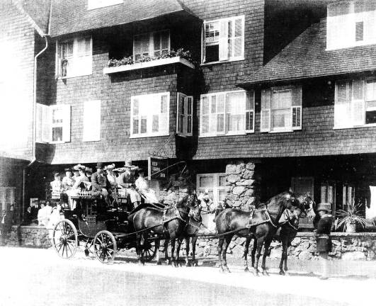Warwick’s Renaissance Man Photo courtesy of the Warwick Historical Society This 1902 picture shows the Wisner four-in-hand ìTally-Hoî coach in front of the Red Swan Inn about to depart on an outing to Goshen for dinner at the St. Elmo Inn. The Red Swan Inn stood to the right of the Warwick Cemetery, where the Warwick Country Club is now located on Oakland Ave. It was razed followed a fire in the 1950s. The St. Elmo Inn in Goshen burned in 1920; it was located near the site of the present post office.